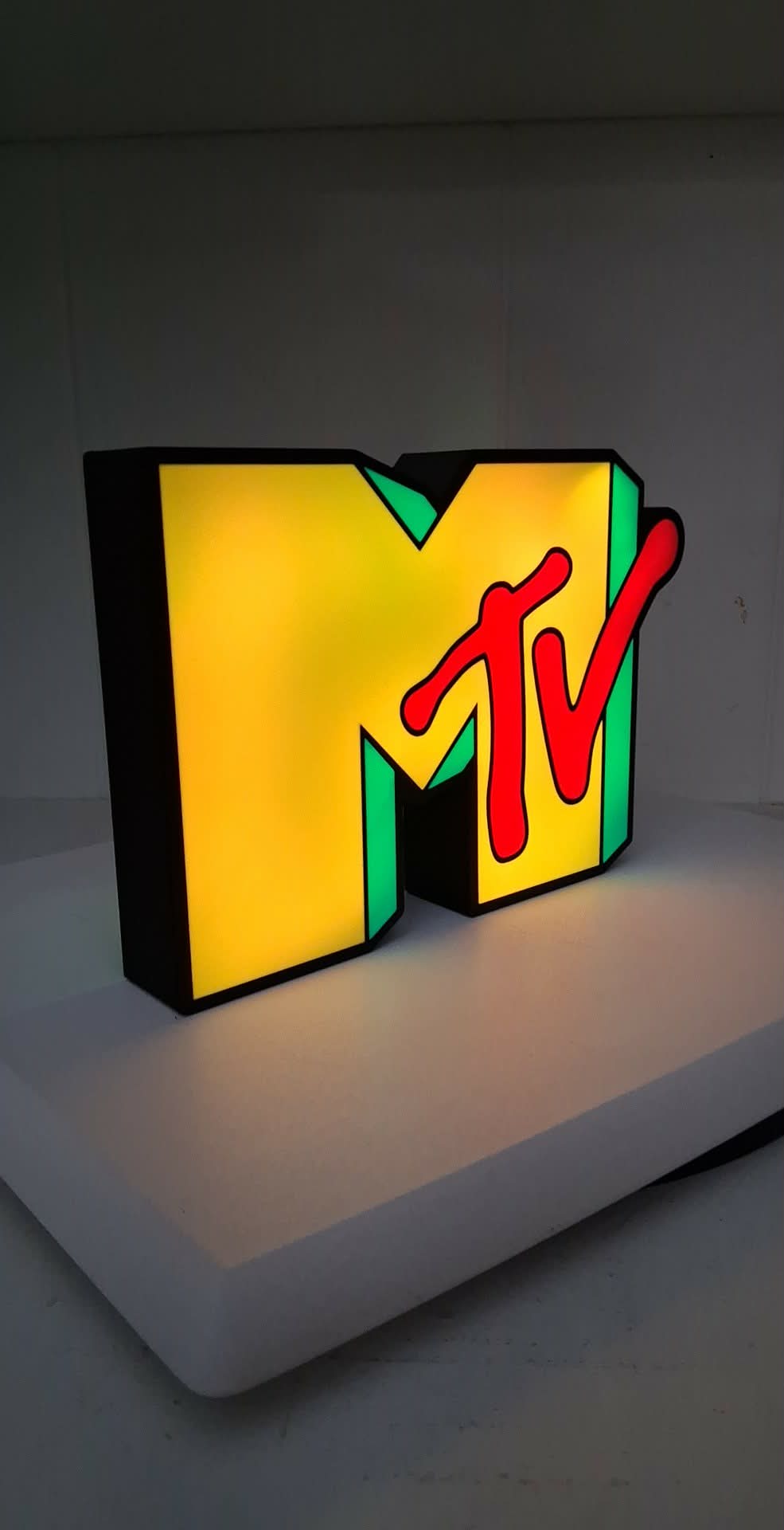 MTV LED light box – custom 3D printed – Lit Layer Creations